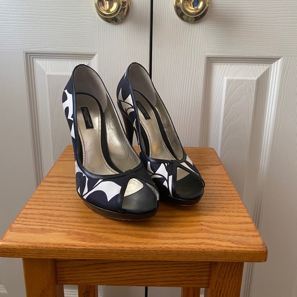 Dolce & Gabbana Black and White Heels - Picture 1 of 16